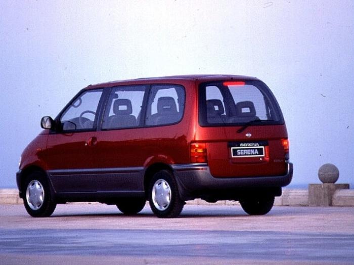 minivan nissan serena 