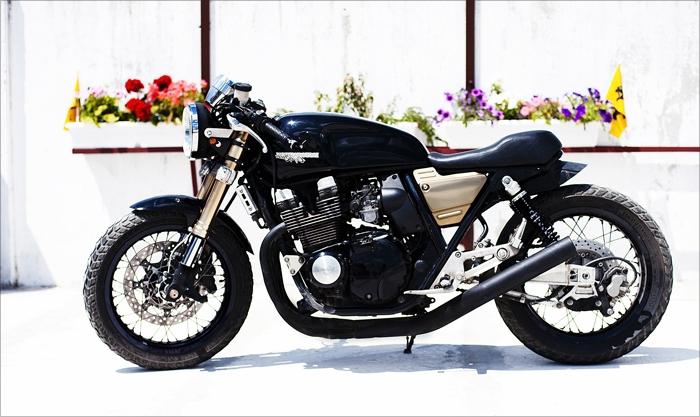 Yamaha XJR 400