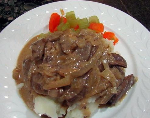 Beef stroganoff från lever och gräddfil: recept