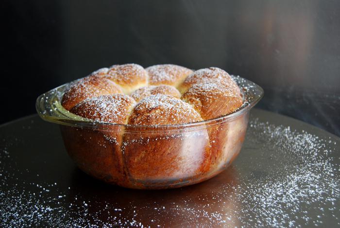 Bullar med körsbär: recept för läckra bakverk