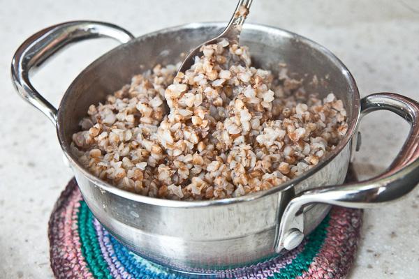 Bokhete gröt med gryta: Recept matlagning på spisen och i multi-