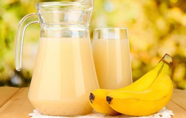 Hur man gör banansaft hemma: recept. Allt om fördelar och skador på banansaft