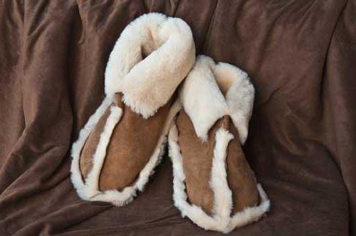 Sheepskin tofflor med egna händer