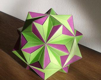 Enkel kusudama kan göras även av ett barn