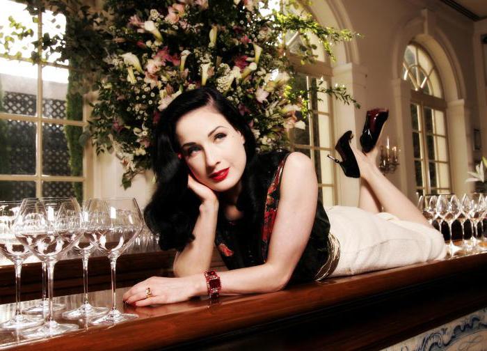 Dita von Teese utan smink. Smink av Dita von Teese. Bild av Dita von Teese (foto)