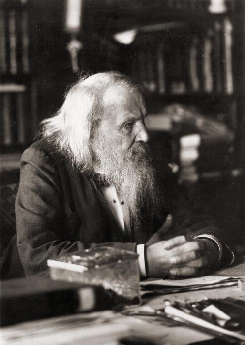 En kort biografi av Dmitri Ivanovich Mendeleev