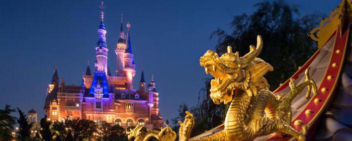 Disneyland i Shanghai med en nationell smak