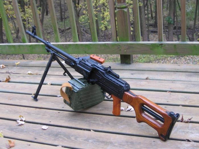 Kalashnikovs maskingevär - en för Försvarsmakten