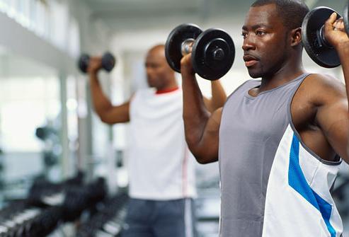 Standard träningsprogram i gymmet för män